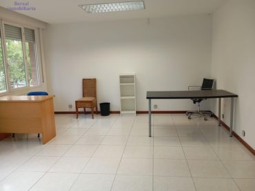 Oficina amb ascensor de lloguer a Calle de los Siete Infantes de Lara