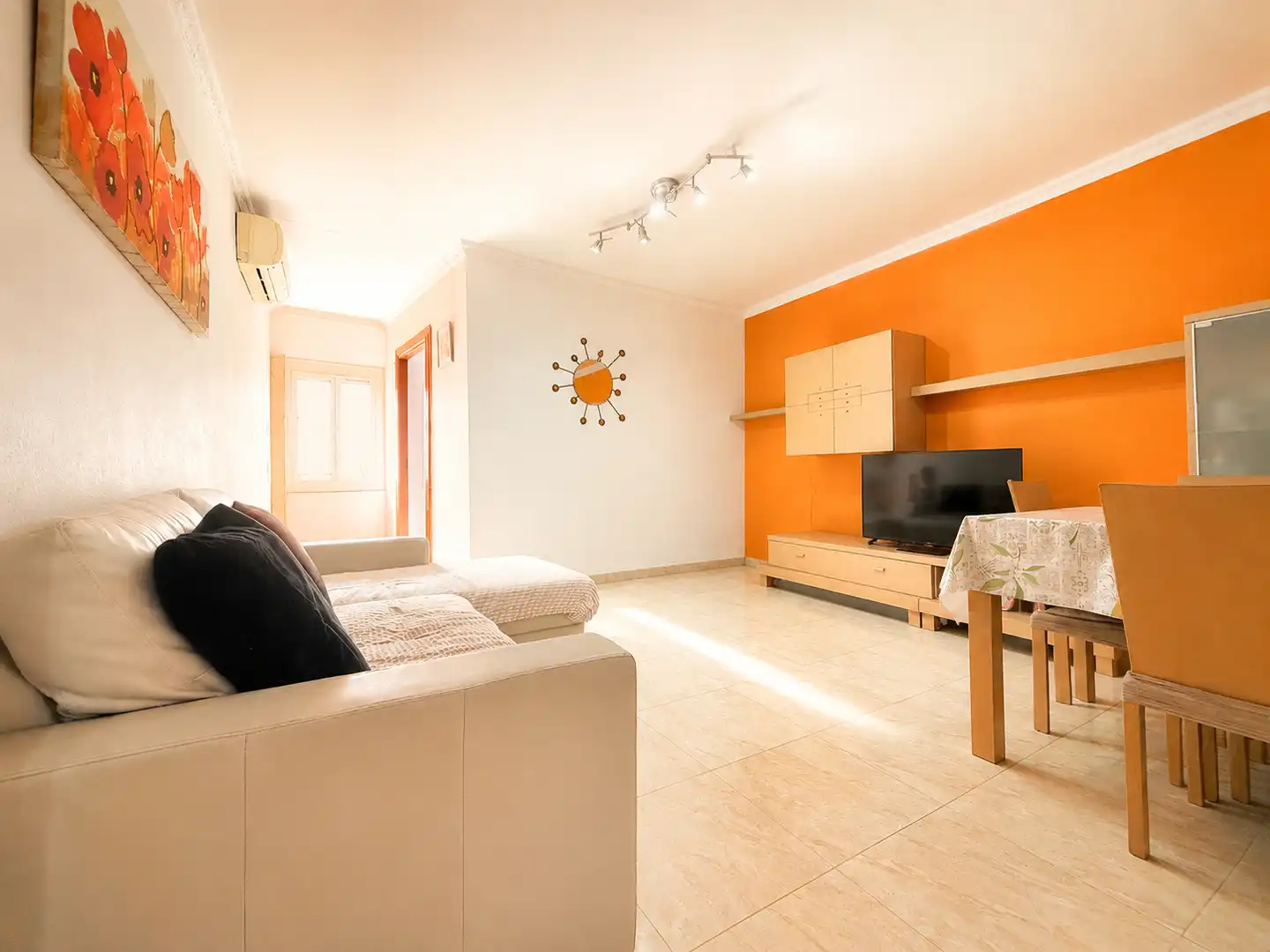 Living room of Flat for sale in Santa Coloma de Gramenet  with Air Conditioner, Heating and Washing machine