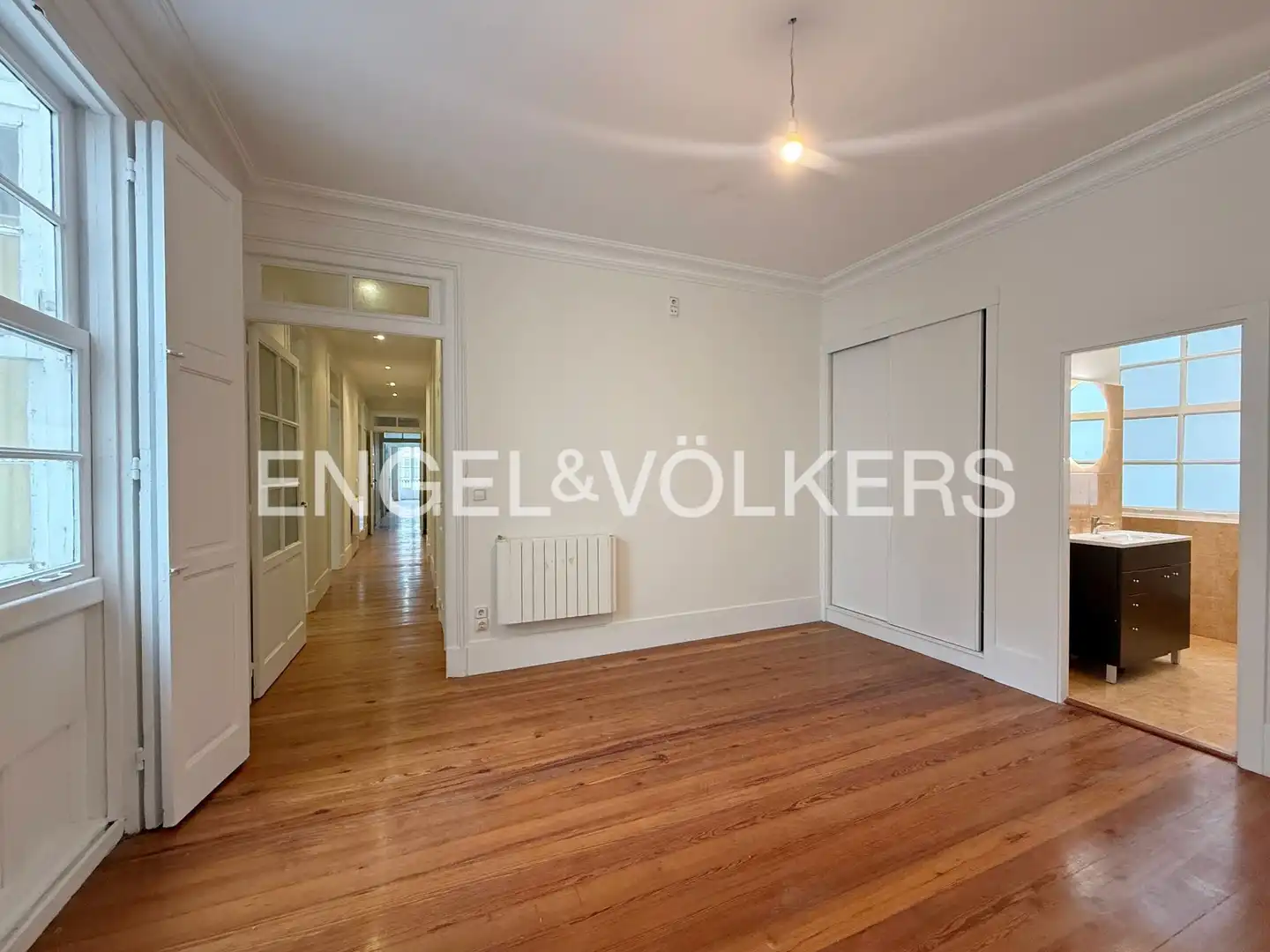 Piso de alquiler en A Coruña Capital  con Calefacción, Parquet y Balcón