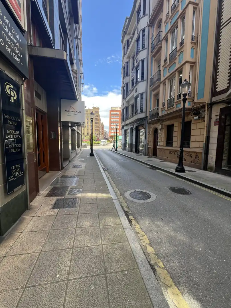 Vista exterior de Piso en venta en Gijón  con Calefacción