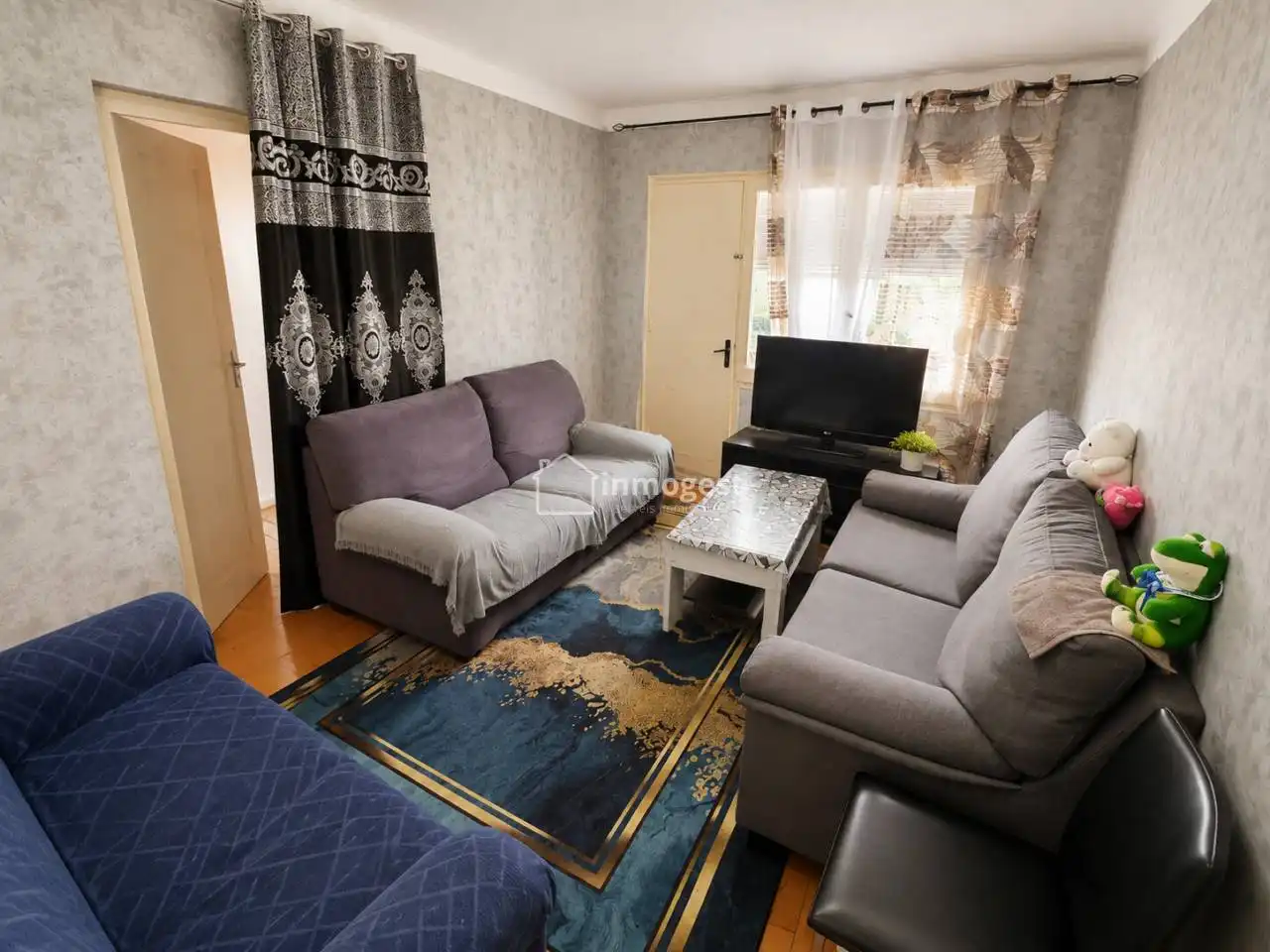 Sala d'estar de Pis en venda en Salt amb Moblat i Balcó