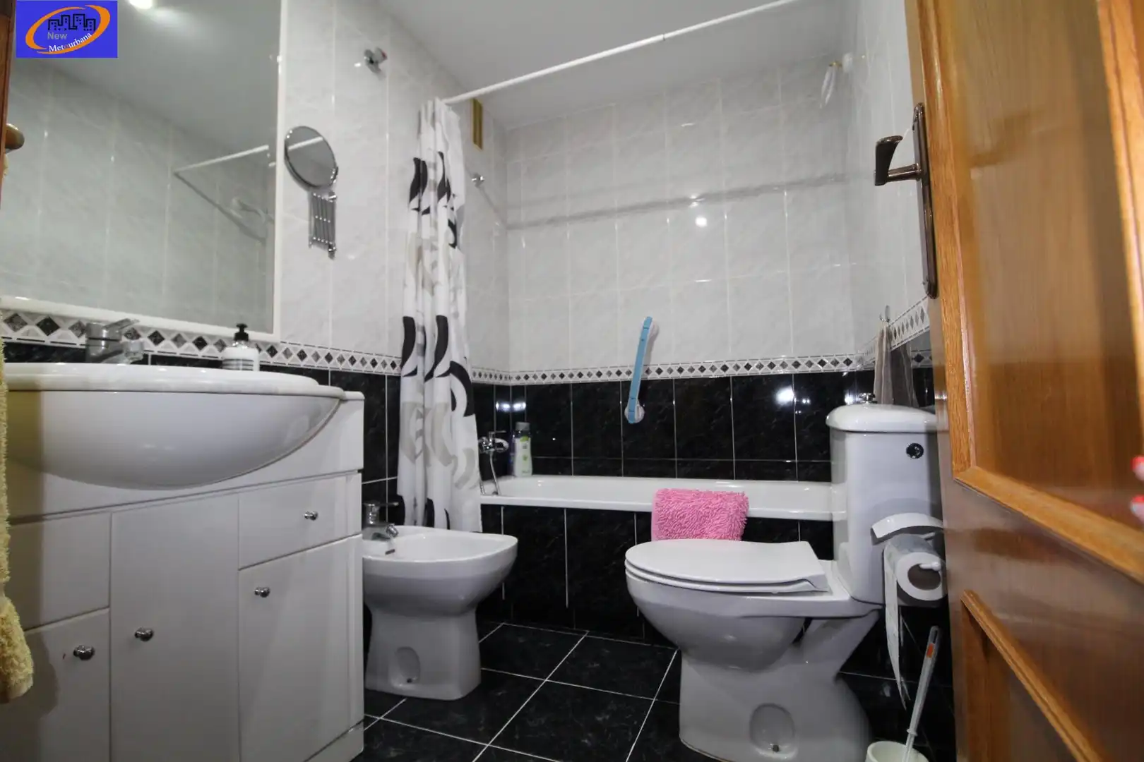 Bathroom of Flat for rent in Mislata  with Air Conditioner, Heating and Furnished