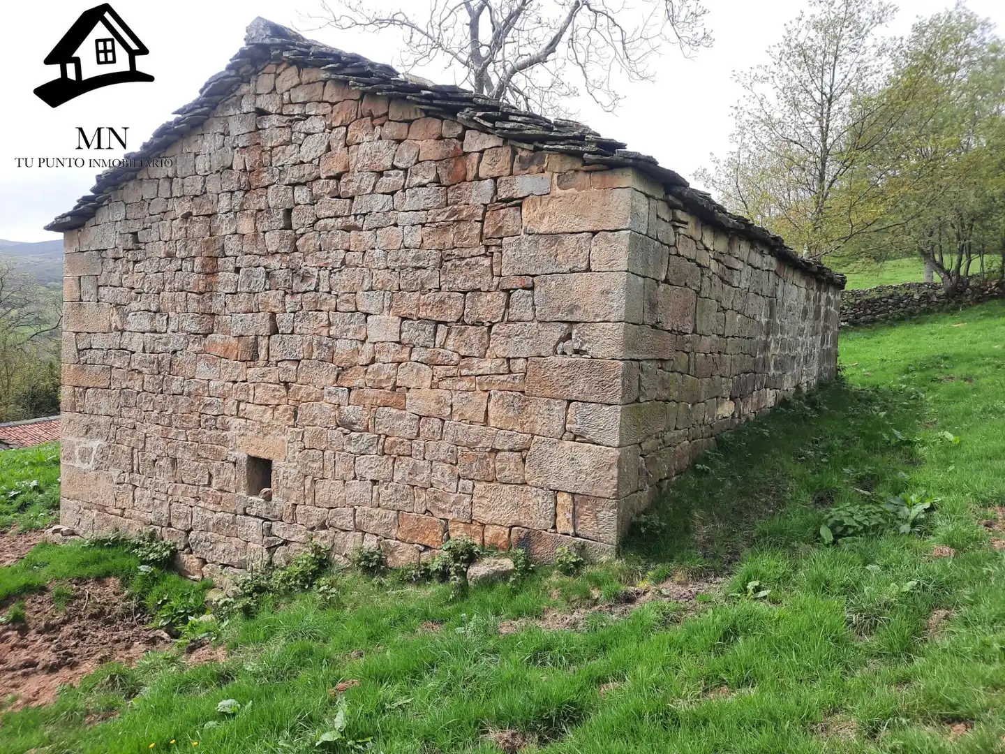 Maison rustique à vendre à Luena