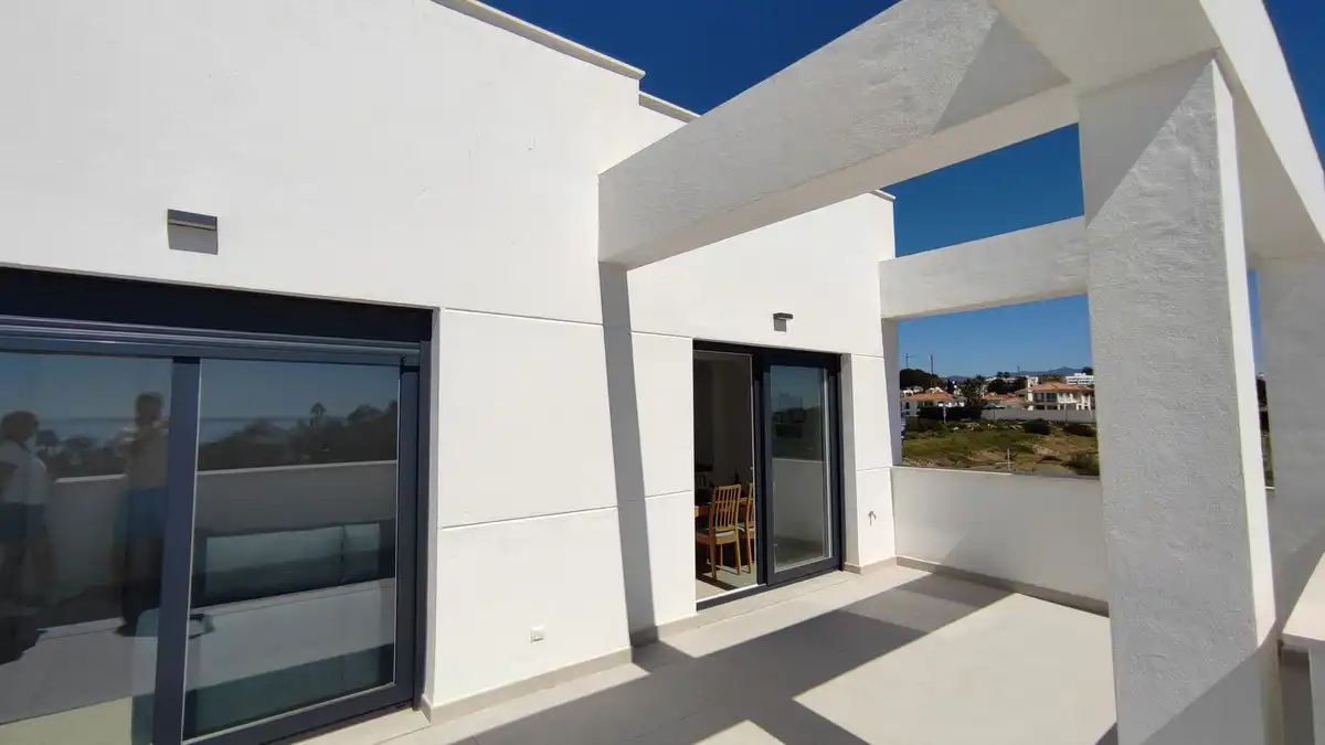 Penthouse with pool for sale in Estepona - Estepona,Centro,Avenida Juan Carlos I, imagen 8