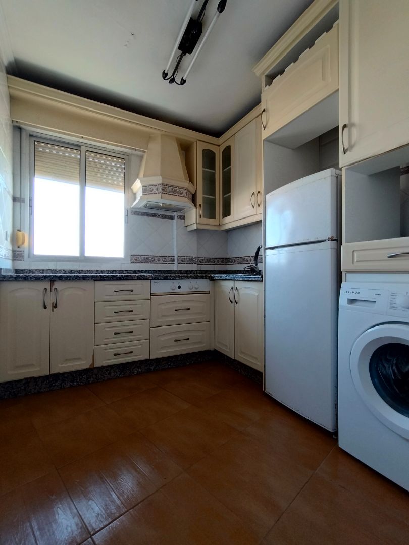 Cuina de Pis en venda en Coria del Río amb Aire condicionat i Terrassa