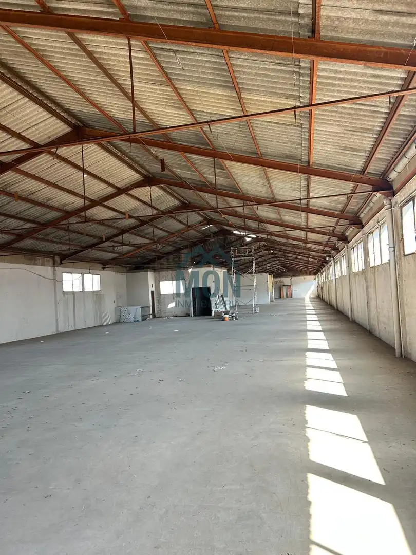 Industrial building with lift to rent in Fuente del Jarro, imagen 13