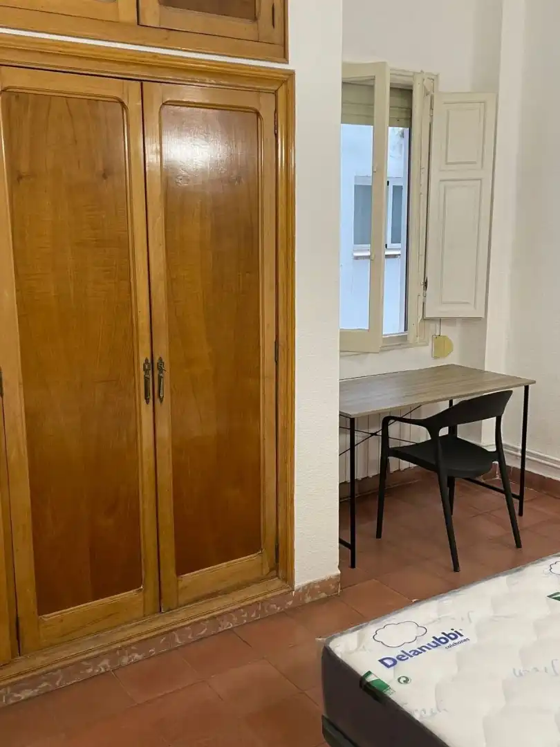 Habitación de Piso de alquiler en Valencia con Amueblado
