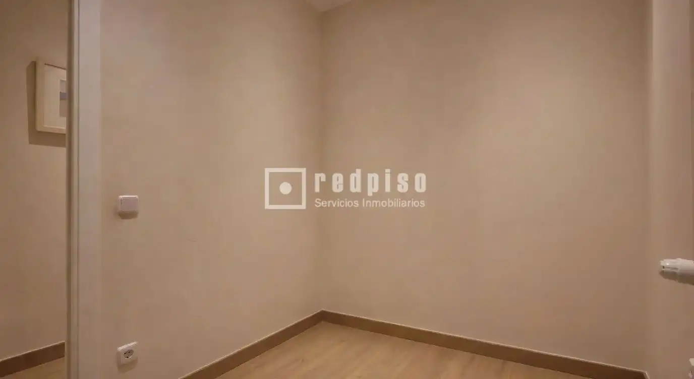 Habitación de Piso de alquiler en Madrid con Aire acondicionado y Calefacción