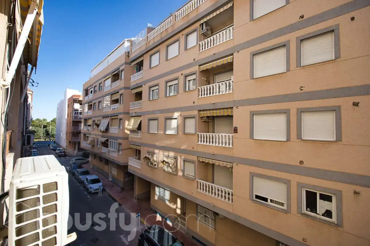 Exterior view of Study for sale in Torrevieja  with Air Conditioner, Parquet flooring and Furnished