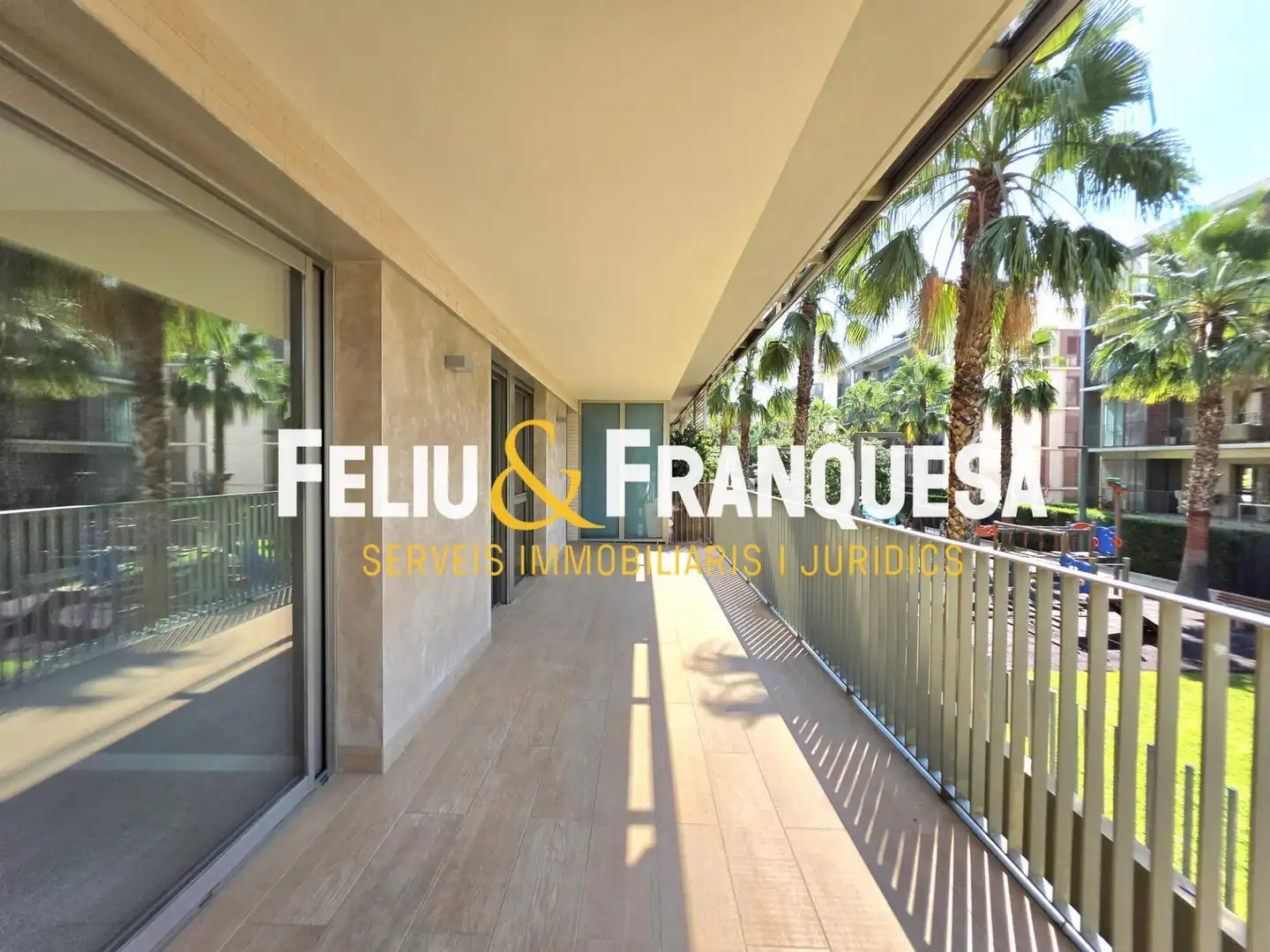 Vista exterior de Piso en venta en Sant Cugat del Vallès con Calefacción, Jardín privado y Terraza