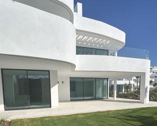 Vista exterior de Apartament en venda en Marbella amb Terrassa i Piscina