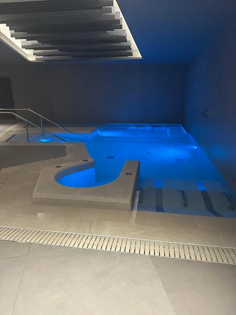 Swimming pool of Flat for sale in Marbella  with Air Conditioner, Terrace and Internet