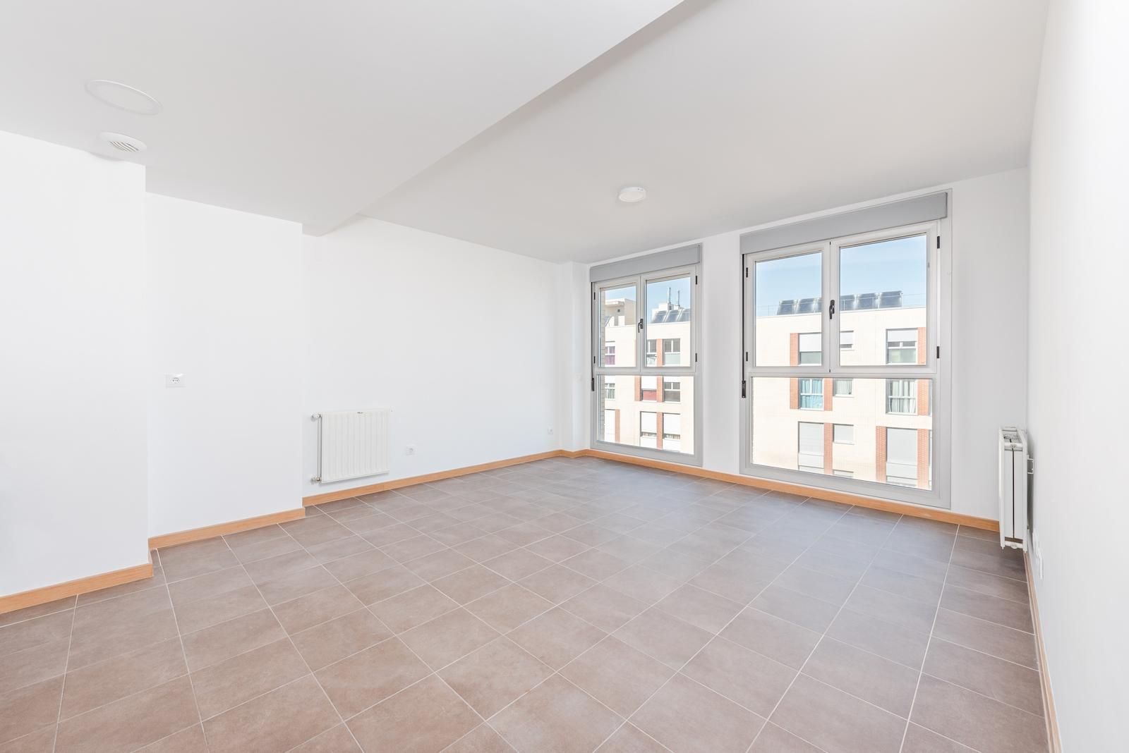 Bedroom of Flat for sale in Tres Cantos  with Parquet flooring and Storage room