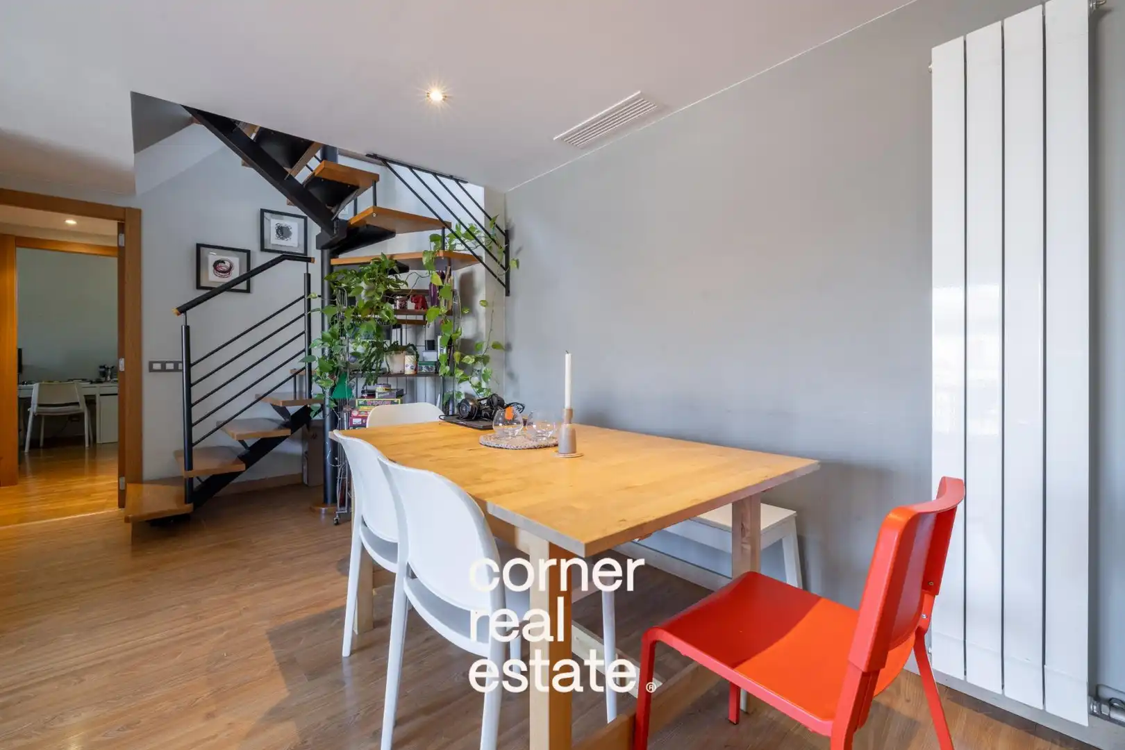 Vista exterior de Àtic en venda en Sant Cugat del Vallès amb Calefacció, Parquet i Terrassa