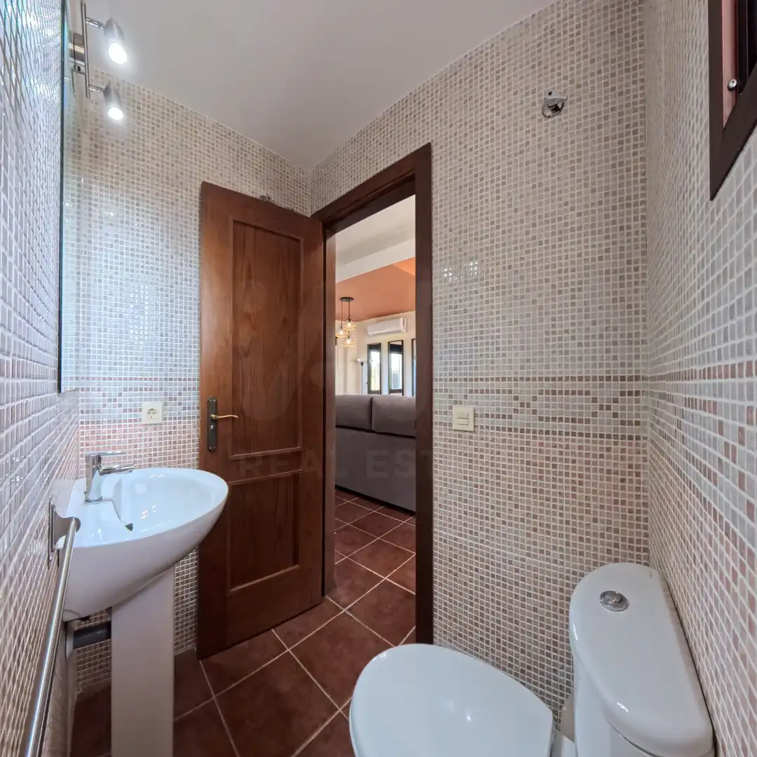 Bathroom of Houses for sale in El Ronquillo  with Air Conditioner, Heating and Terrace