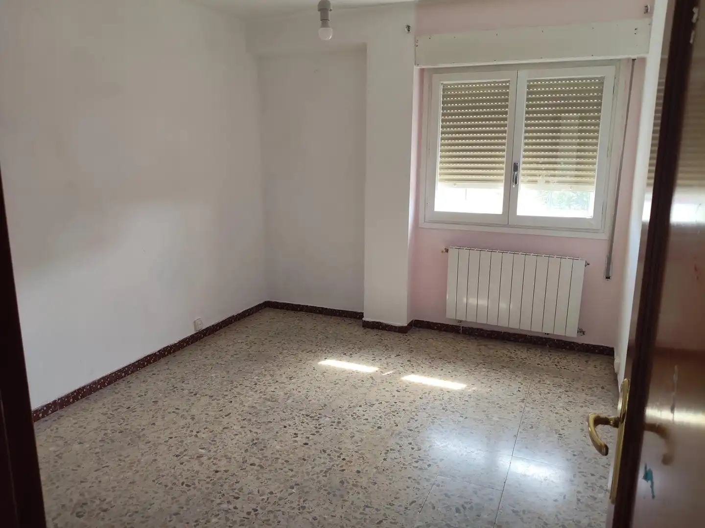 Living room of Flat for sale in Zaragoza  with Heating, Terrace and Storage room