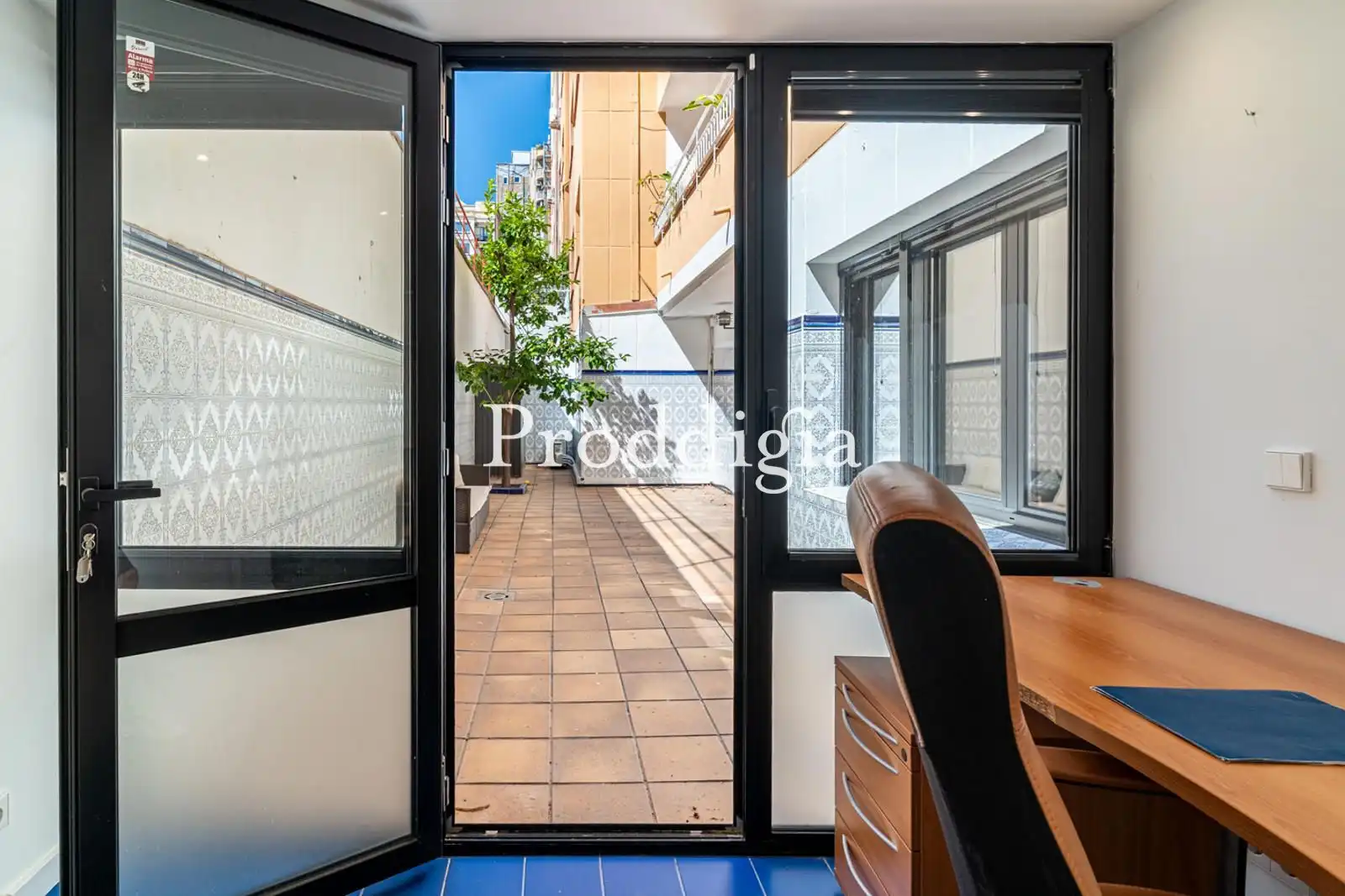 Flat for rent in Barcelona  with Air Conditioner, Terrace and Storage room