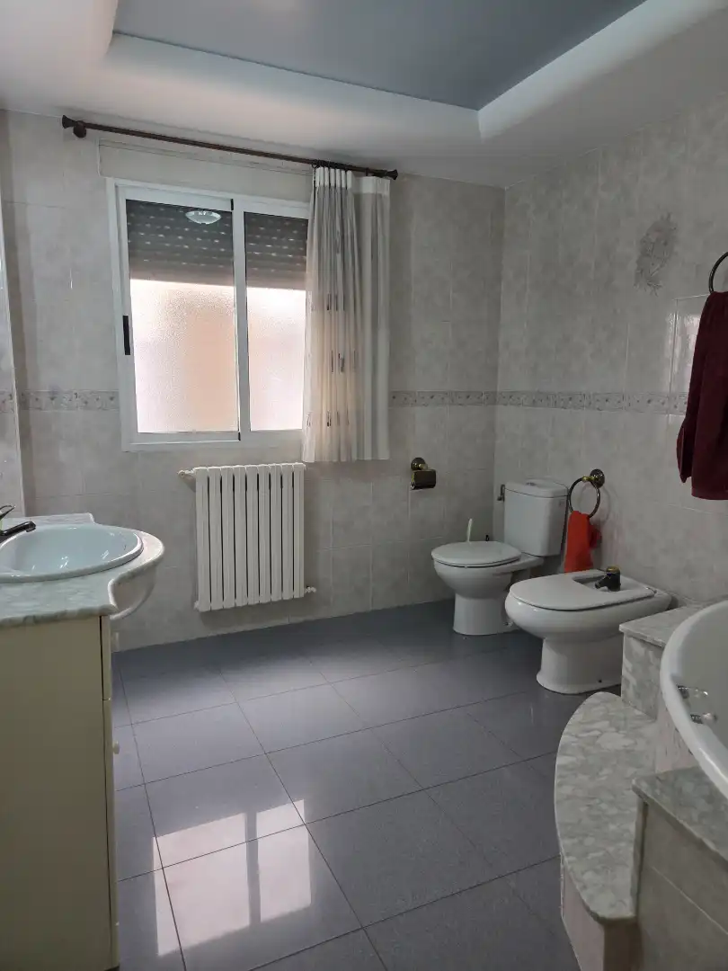 Baño de Piso en venta en Bullas con Calefacción, Terraza y Amueblado