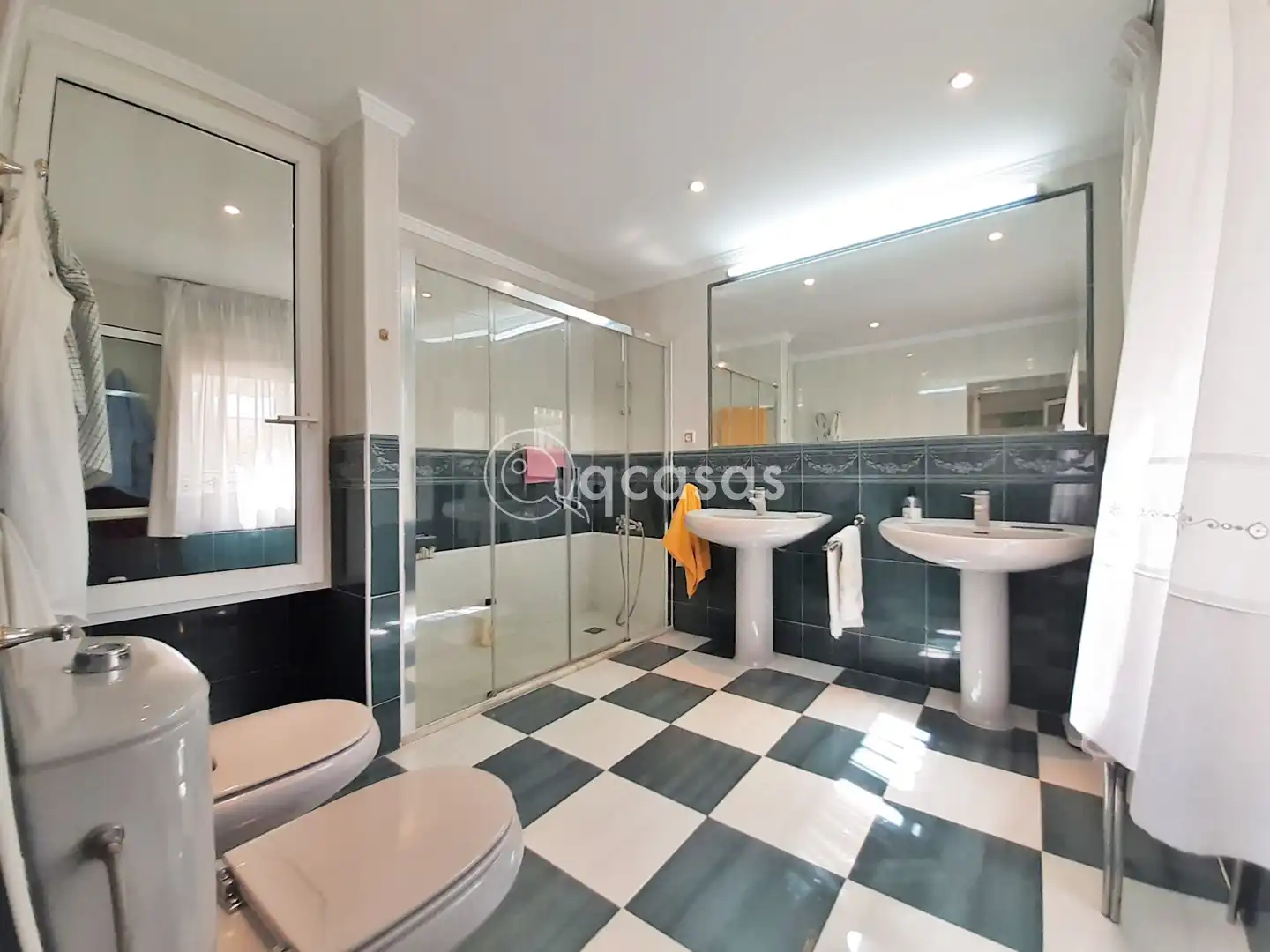 Bathroom of Houses for sale in Benalmádena  with Private garden, Terrace and Storage room
