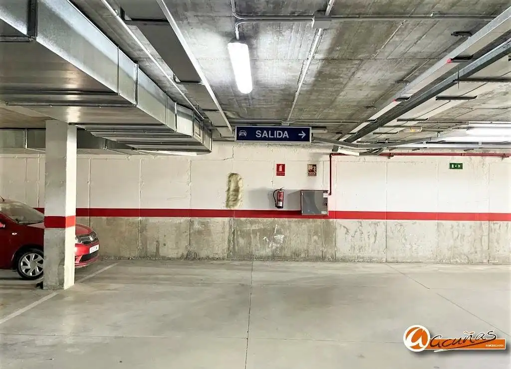 Parkplatz von Garage zum Verkauf in Antequera