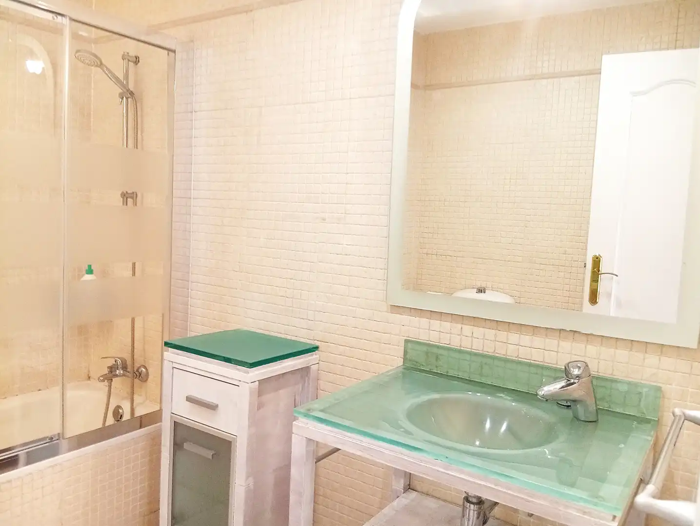 Baño de Piso en venta en Leganés con Aire acondicionado, Calefacción y Jardín privado