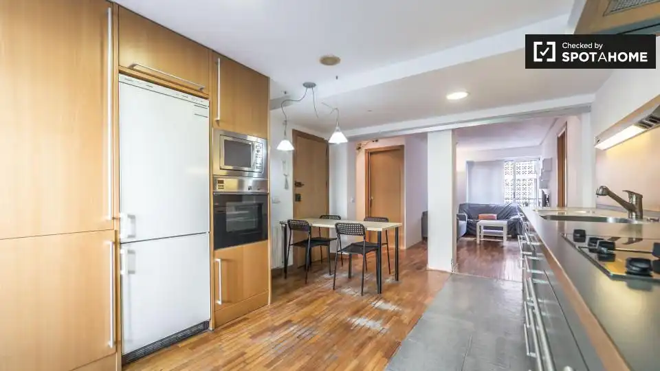 Cocina de Piso de alquiler en Valencia con Aire acondicionado, Calefacción y Amueblado