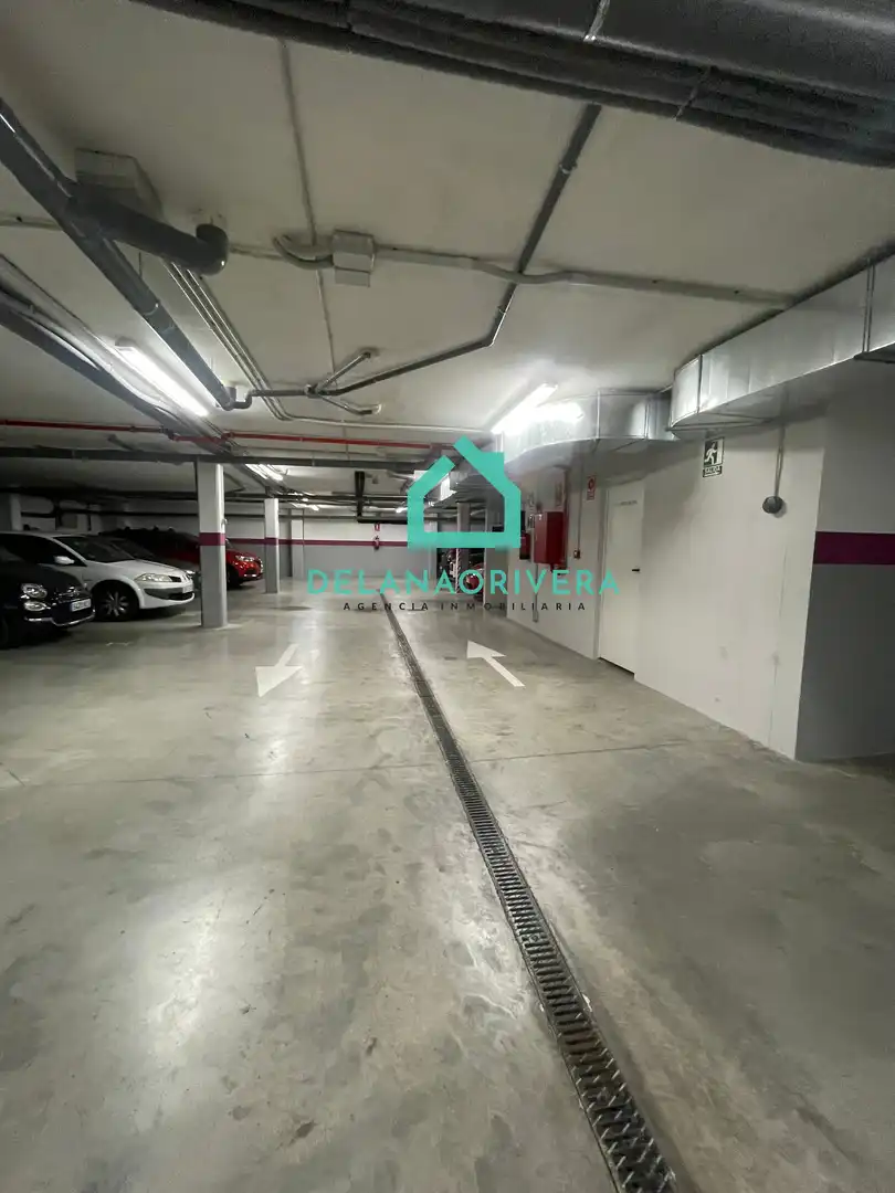Garage zur Miete in Colonia