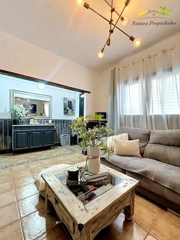 Sala d'estar de Dúplex en venda en Arrecife amb Aire condicionat, Terrassa i Moblat