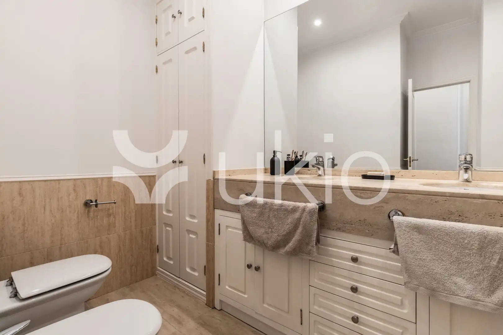 Bathroom of Flat for rent in Madrid  with Air Conditioner, Heating and Terrace