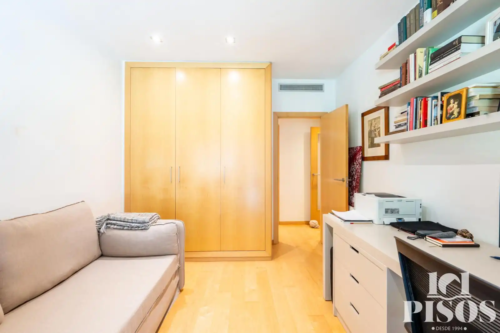 Flat for sale in Sant Cugat del Vallès  with Air Conditioner, Heating and Private garden