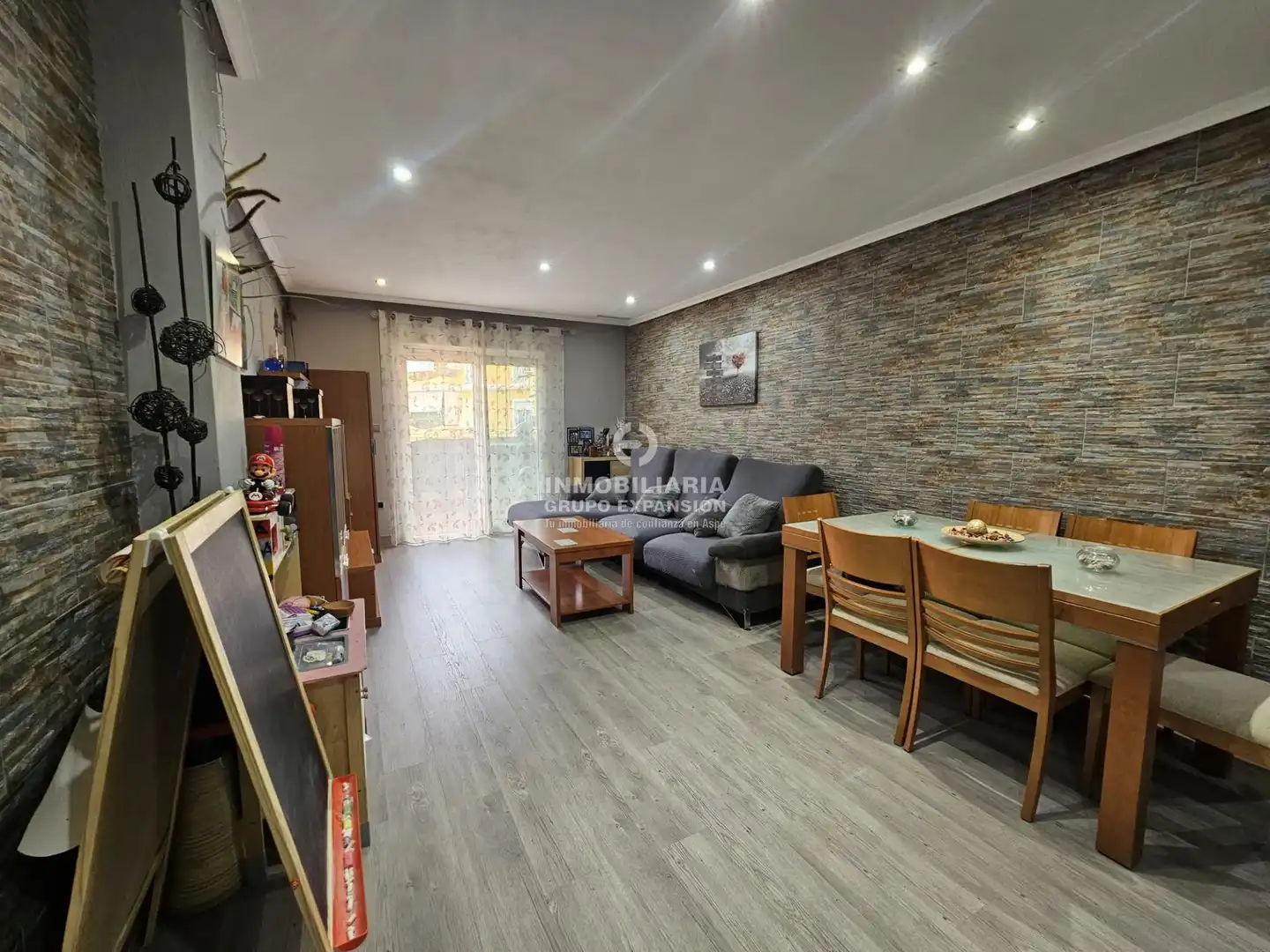 Außenansicht von Wohnung zum Verkauf in Aspe mit Abstellraum, Balkon und Gemeinschaftspool