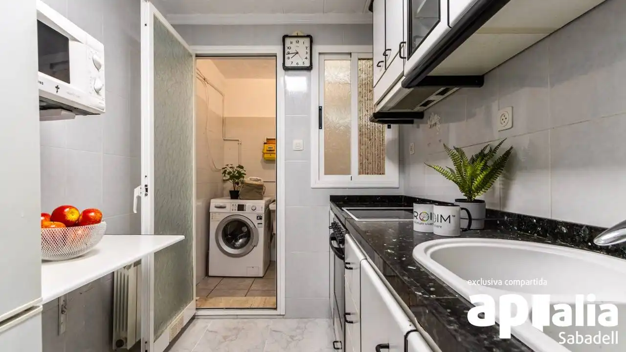 Kitchen of Flat for sale in Sabadell  with Heating