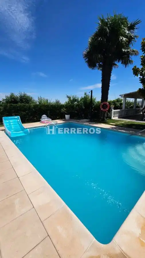 Swimming pool of Houses for sale in Entrena, La Rioja