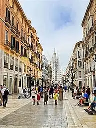 Außenansicht von Wohnungen zur Miete in Málaga mit Terrasse und Ofen