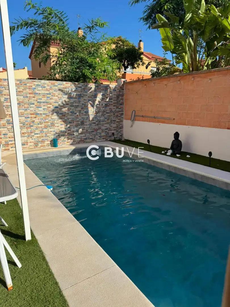 Piscina de Casa o chalet en venta en Espartinas con Aire acondicionado, Calefacción y Terraza