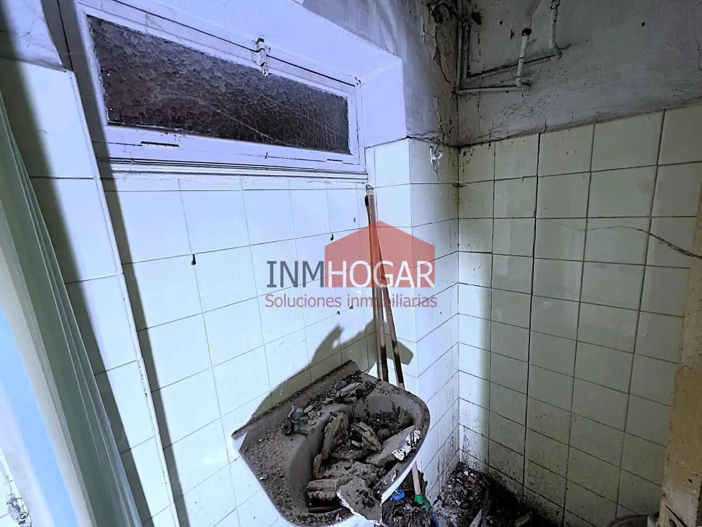 Bany de Casa o xalet en venda en Ávila amb Jardí privat, Terrassa i Balcó