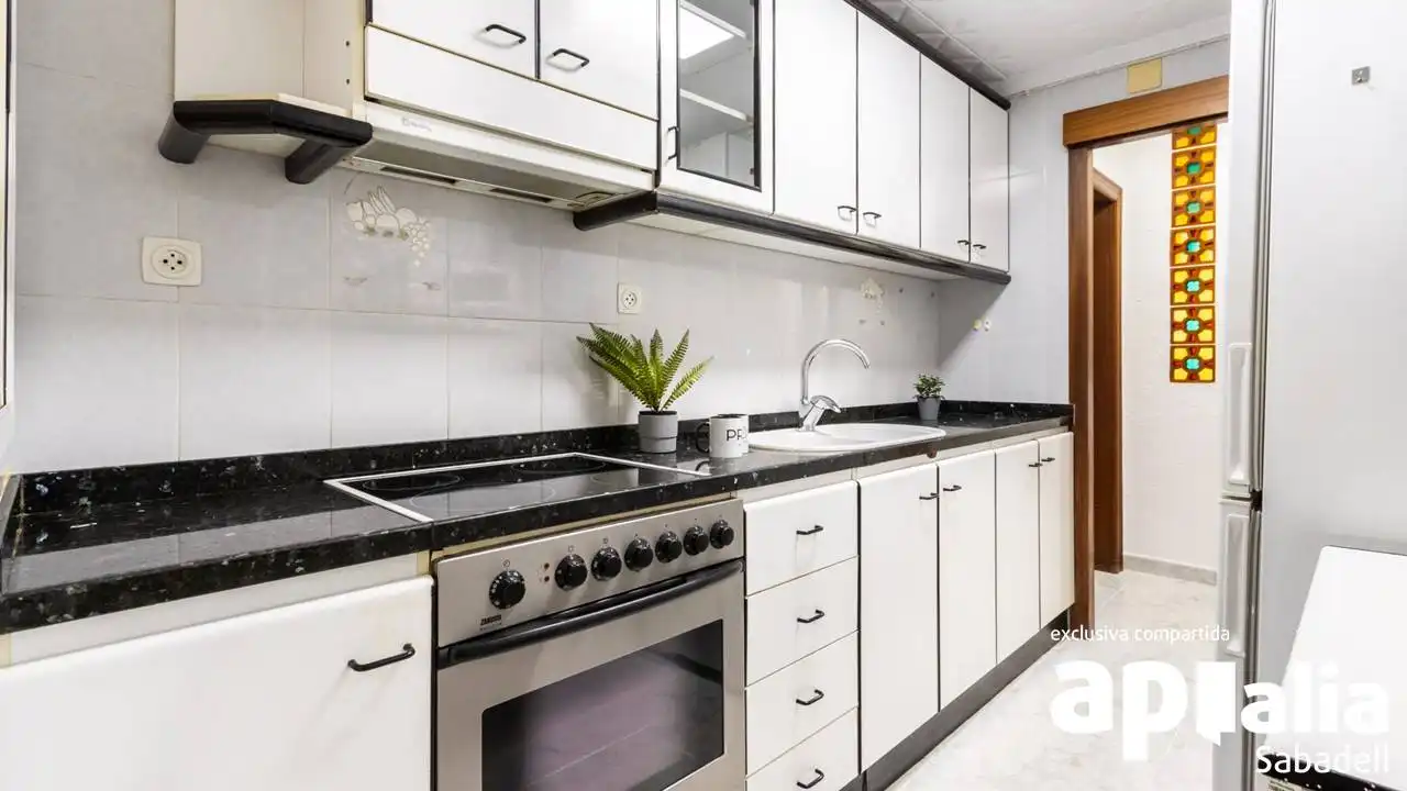 Kitchen of Flat for sale in Sabadell  with Heating