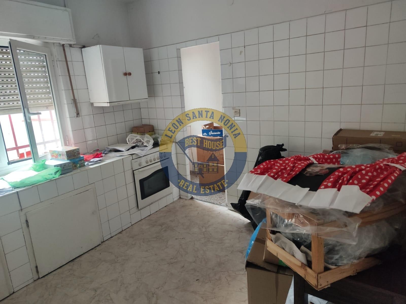 Kitchen of Flat for sale in León Capital   with Heating and Terrace