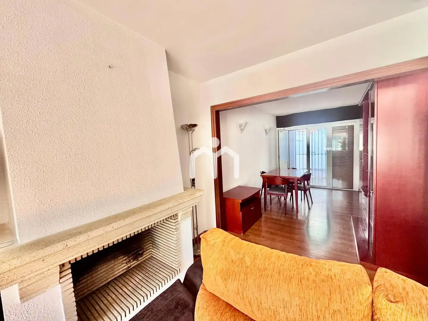 Sala d'estar de Casa adosada en venda en Premià de Dalt amb Calefacció, Terrassa i Traster