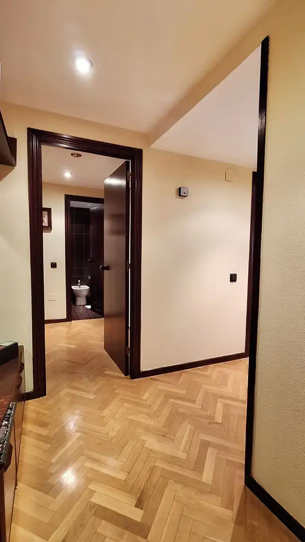 Piso de alquiler en Oviedo  con Calefacción, Parquet y Amueblado