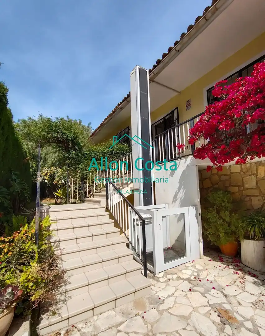 Vista exterior de Casa o chalet en venta en Benidorm con Aire acondicionado, Terraza y Trastero