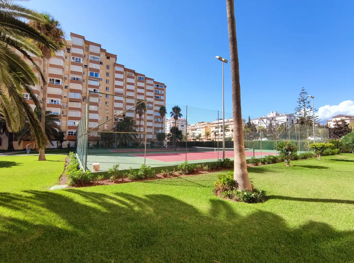 Vista exterior de Apartament en venda en Algarrobo amb Terrassa, Traster i Moblat