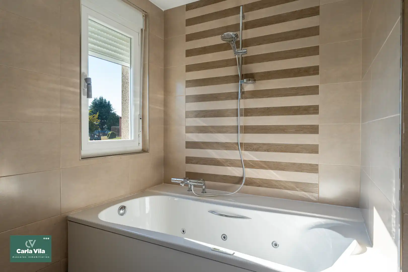 Bathroom of Houses for sale in Lugo  with Heating, Private garden and Parquet flooring