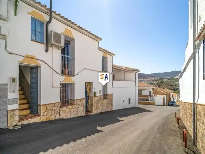 Adossat amb piscina en venda a Villanueva de Algaidas