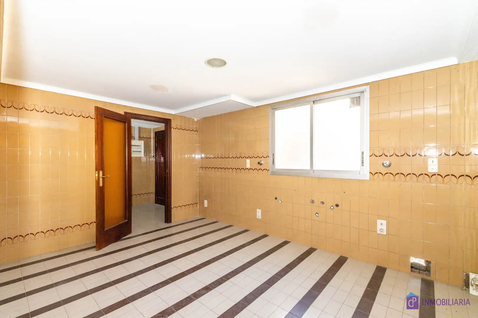 Flat for sale in Zaragoza  with Air Conditioner and Heating