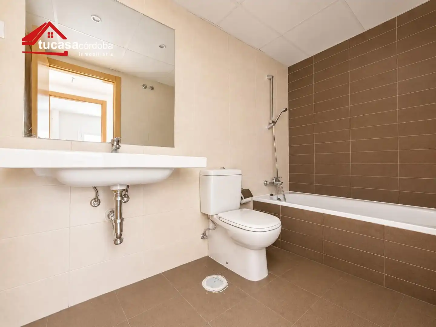 Baño de Planta baja en venta en Córdoba con Aire acondicionado, Terraza y Trastero