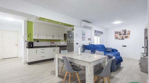 Foto 3 de Piso en venta en Ciudad Jardín - Tagarete - El Zapillo, Almería Capital