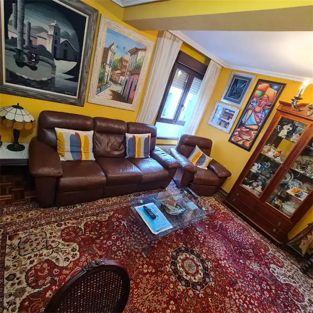 Sala d'estar de Pis en venda en Oviedo 
