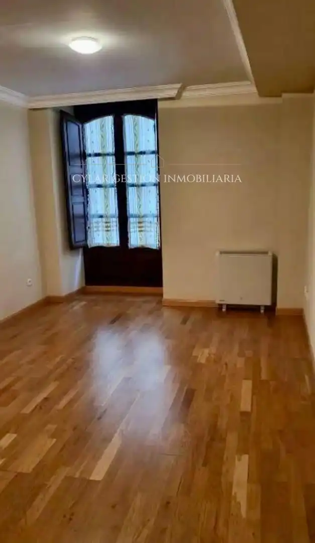 Sala d'estar de Pis de lloguer en Salamanca amb Calefacció, Parquet i Forn