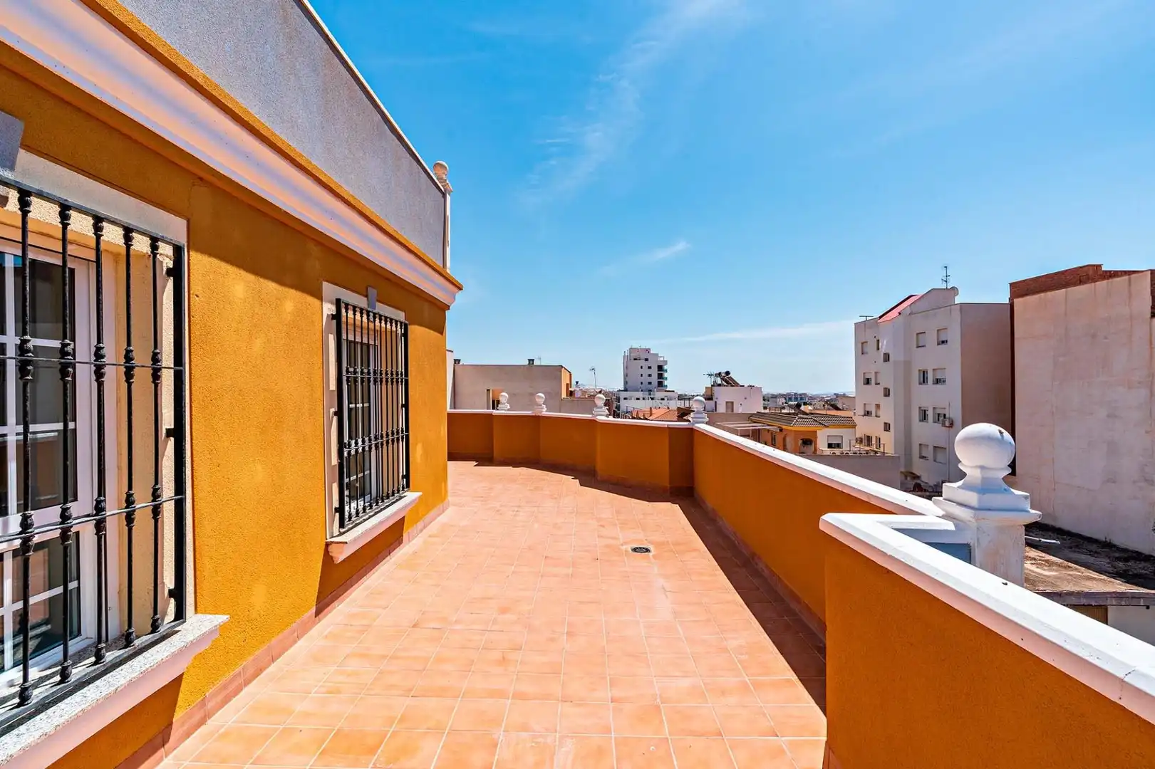 Terraza de Ático en venta en El Ejido con Aire acondicionado, Terraza y Amueblado